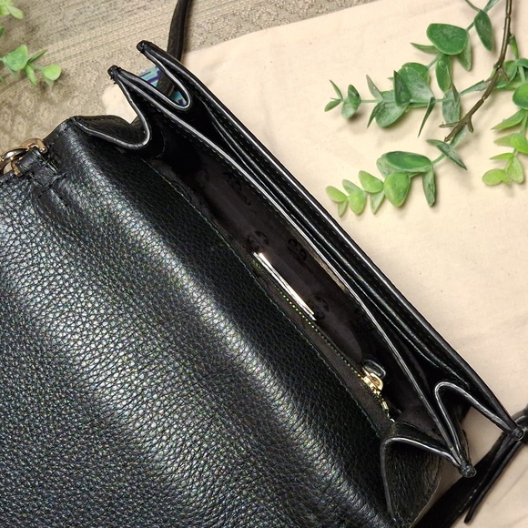 Tory Burch Bombe T Crossbody Bag In Pebble Leather - Picture 5 of 16